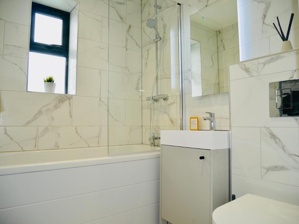 Beautiful Brand New Apartment Near The Beach 伯恩茅斯 外观 照片